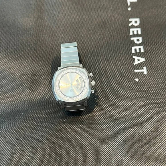 Men’s Gucci watch looks excellent - Picture 2 of 4